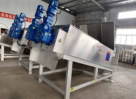 博宇環(huán)保-疊螺式污泥脫水機.jpg 博宇環(huán)保-疊螺式污泥脫水機.jpg