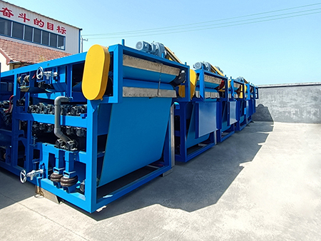 博宇環(huán)保-污泥深度脫水設(shè)備.jpg 博宇環(huán)保-污泥深度脫水設(shè)備.jpg